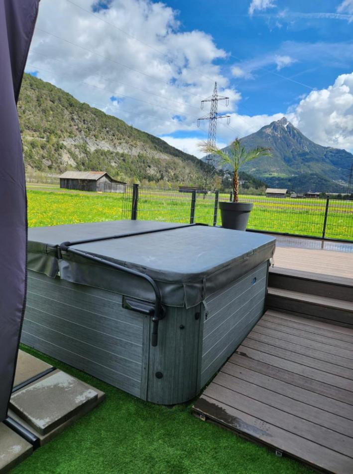 Deluxefort Fuer 10 Gaeste Mit Eigenem Whirlpool Und Fasssauna Imst Buitenkant foto