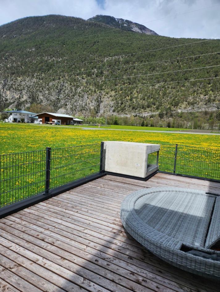 Deluxefort Fuer 10 Gaeste Mit Eigenem Whirlpool Und Fasssauna Imst Buitenkant foto